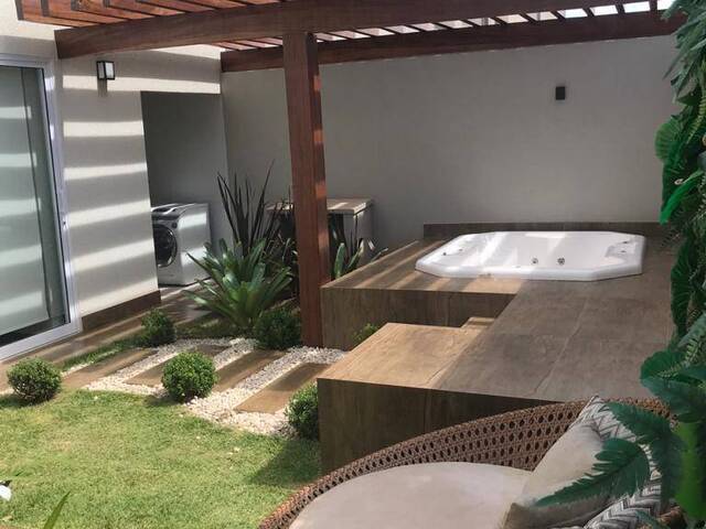 #698 - Casa em condomínio para Venda em Goiânia - GO